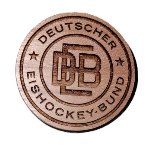 DEB Holz-Pin P3 – Offizieller Eishockey Anstecker aus Holz | Fanartikel & Sammelobjekt