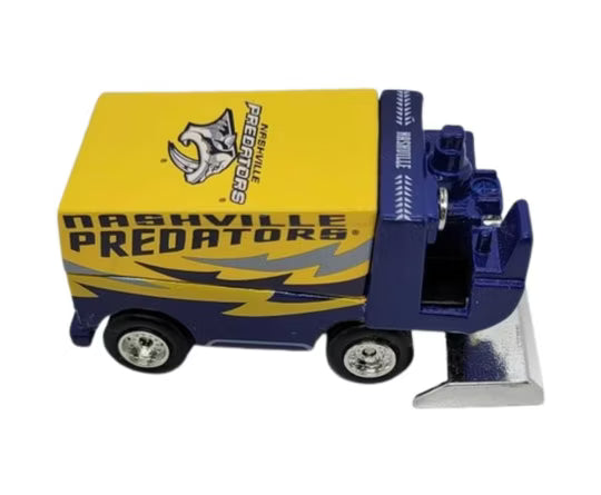 Seitliche Ansicht der unverpackten Nashville Predators Zamboni Eismaschine von Fleer aus dem Jahr 2004.