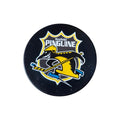 Krefeld Pinguine Eishockeypuck Retro Logo DEL Eishockey Fanartikel Merchandise Ein schwarzer Eishockeypuck aus Hartgummi mit dem aufgedruckten, nostalgischen Retro-Logo der Krefeld Pinguine auf der Vorderseite.