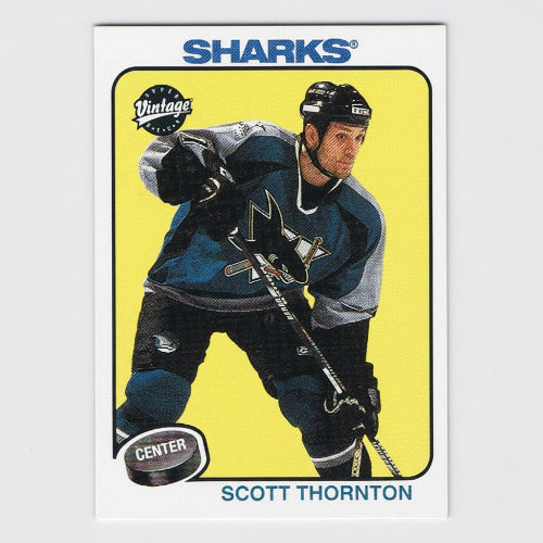Originale Upper Deck Vintage NHL Eishockey Sammelkarte #213 von Scott Thornton im San Jose Sharks Trikot aus der Saison 2001/2002.
