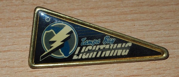 Eishockeypin der Tampa Bay Lightning mit Wimpeldesign und Logo